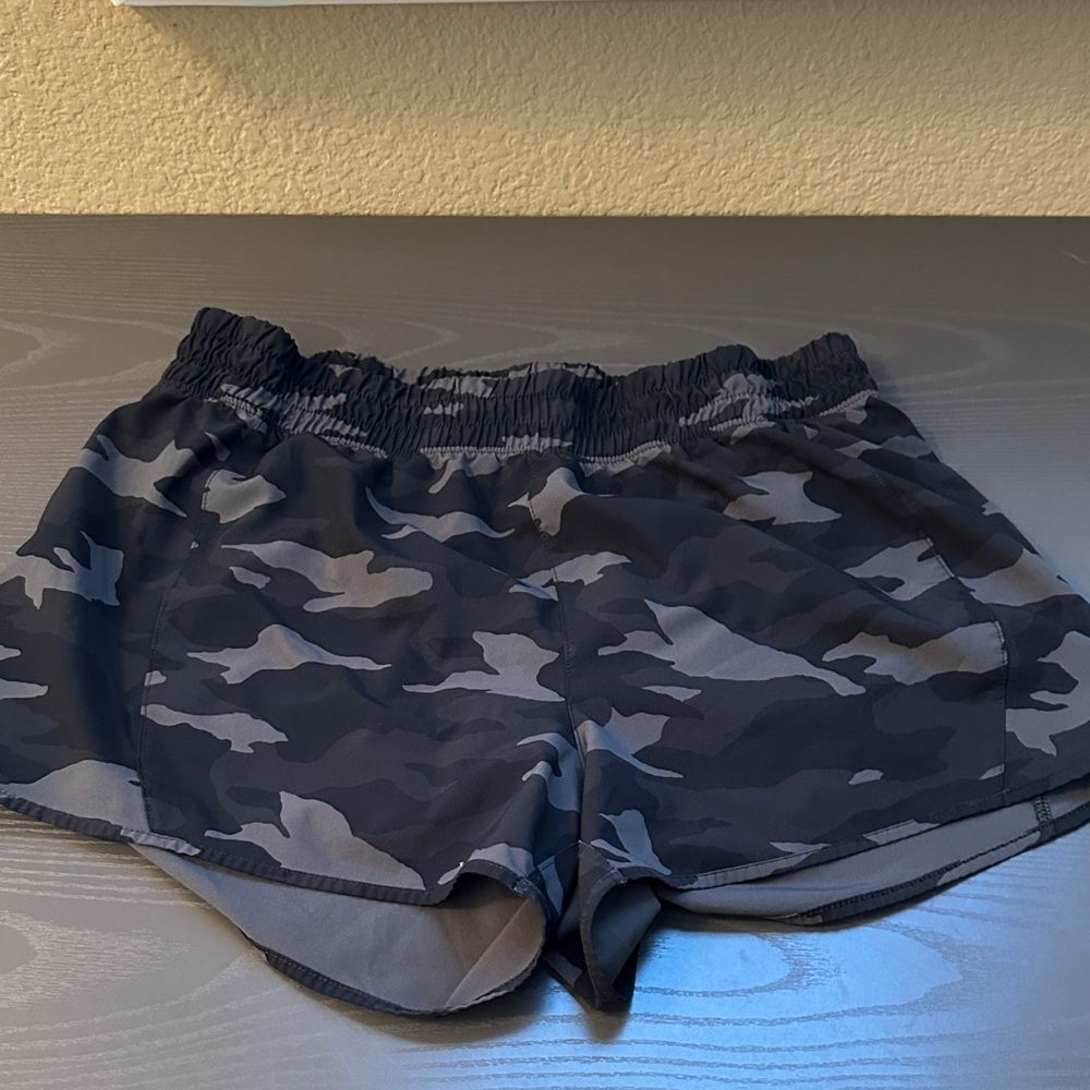 Women's Camouflage Shorts Size M